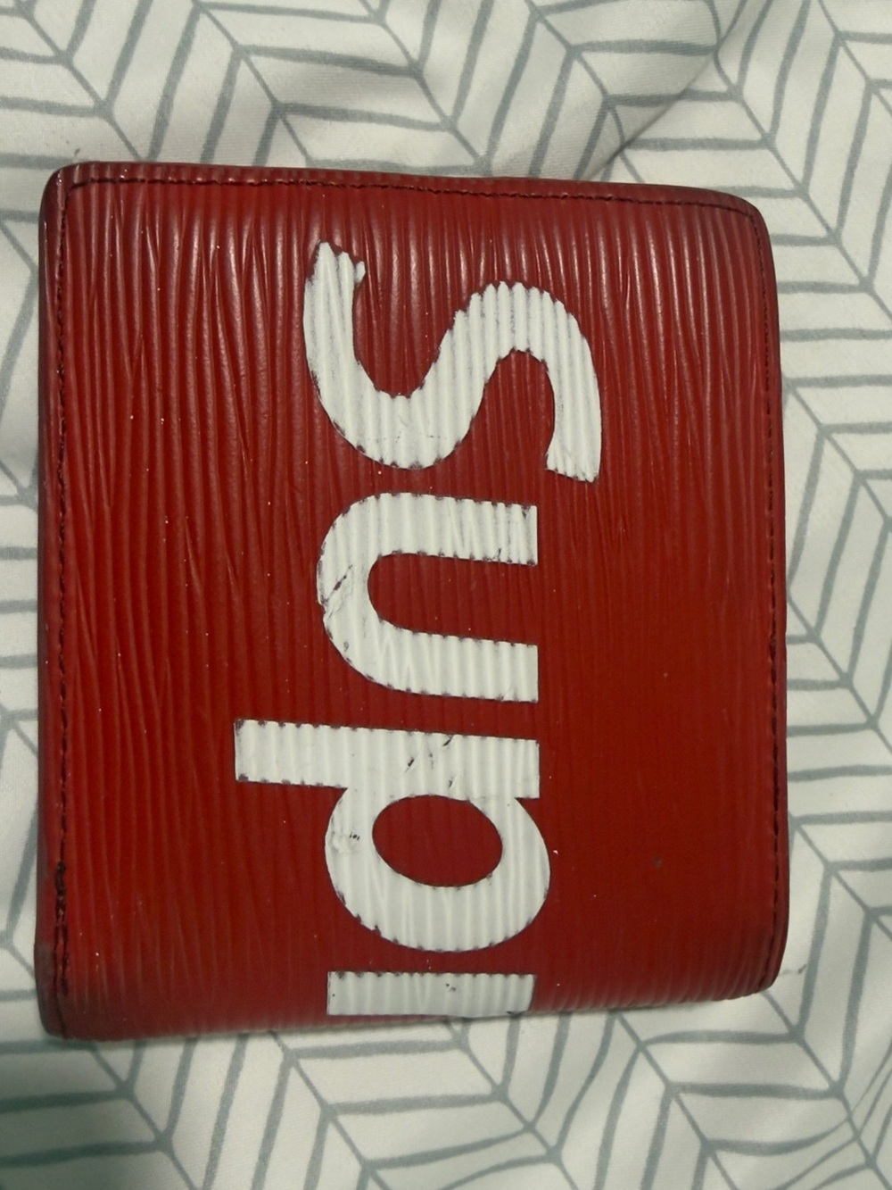 Louis Vuitton Red Epi Leather 'eme' Bifold Wallet - Picture 6 of 6